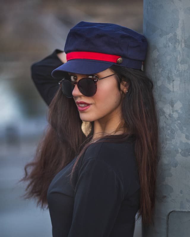 Gros plan portrait femme, lumière naturelle